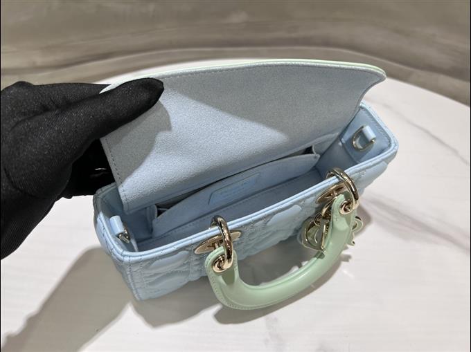 2025228Y700P204515434