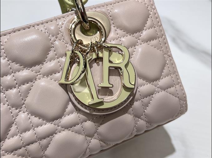 2025228Y700P204515685