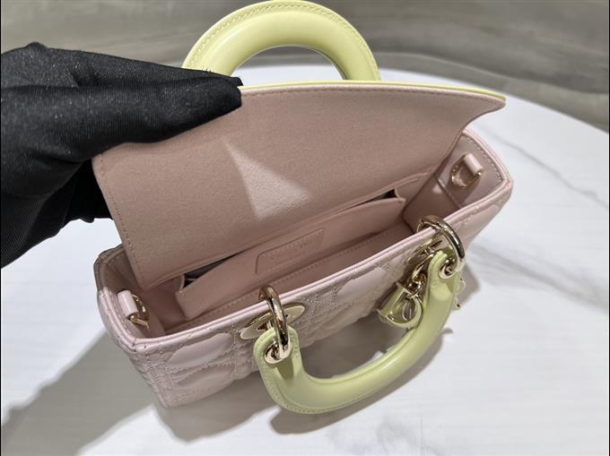 2025228Y700P204515700