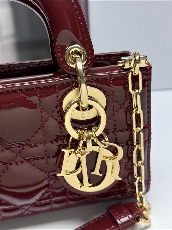 2025228Y700P215711848