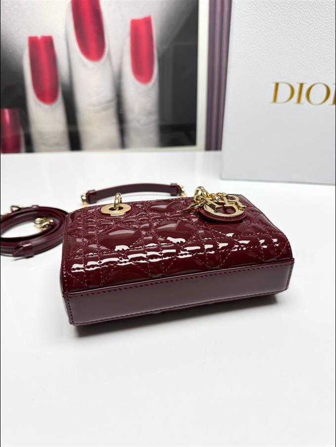 2025228Y700P215711864