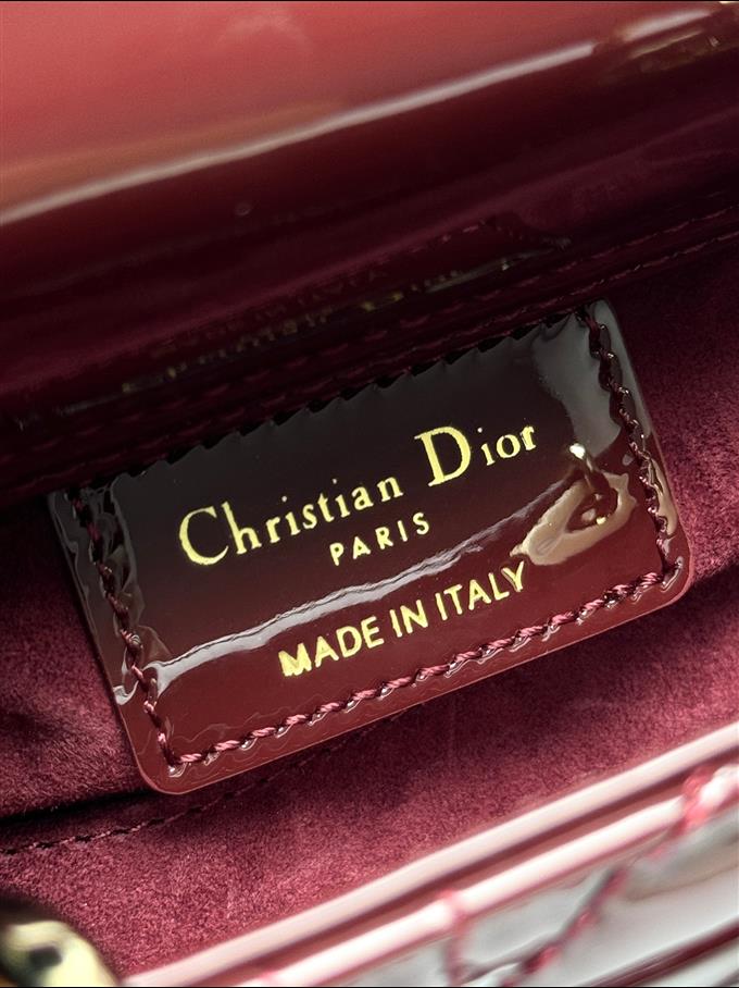 2025228Y700P215711928