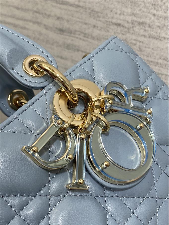 2025228Y700P215712116