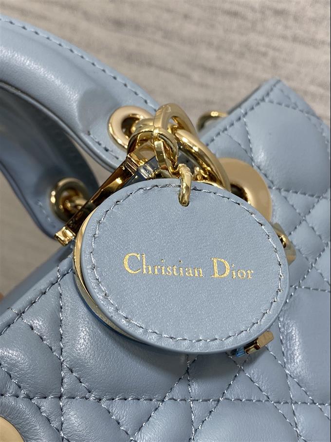 2025228Y700P215712131