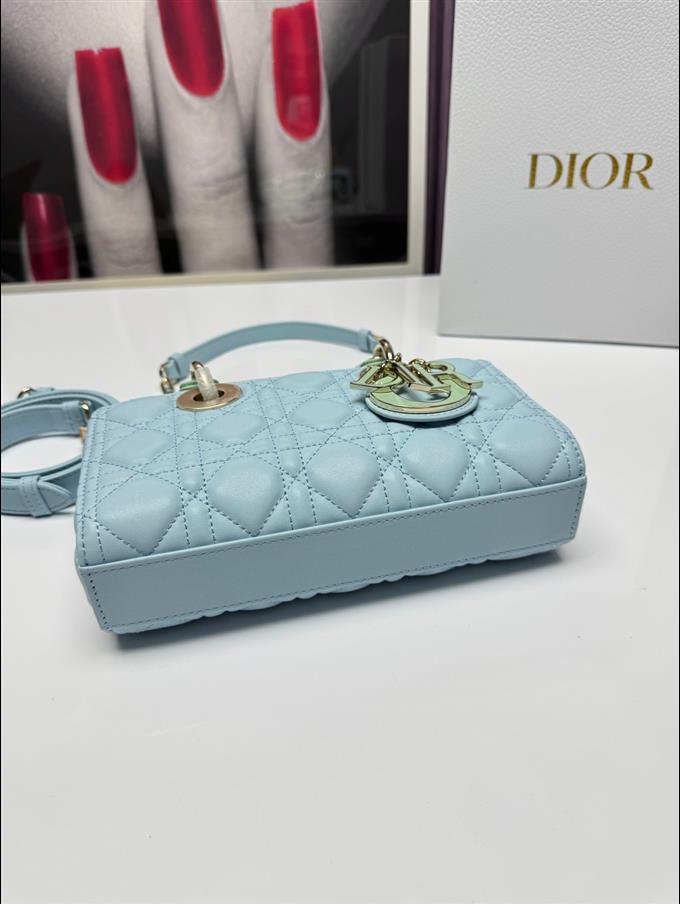 2025228Y750P20444723