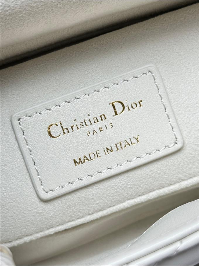 2025228Y750P20444927