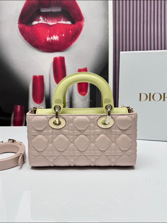 2025228Y750P20444990