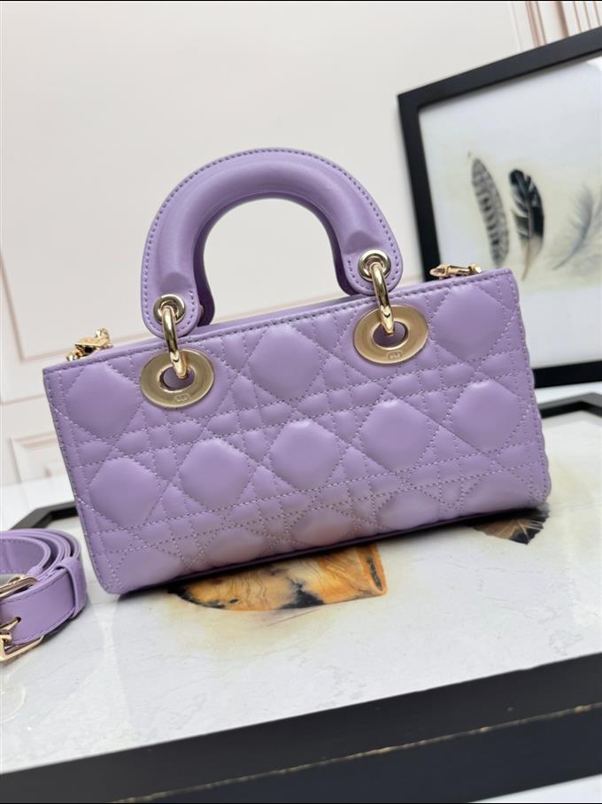 2025228Y750P20451660