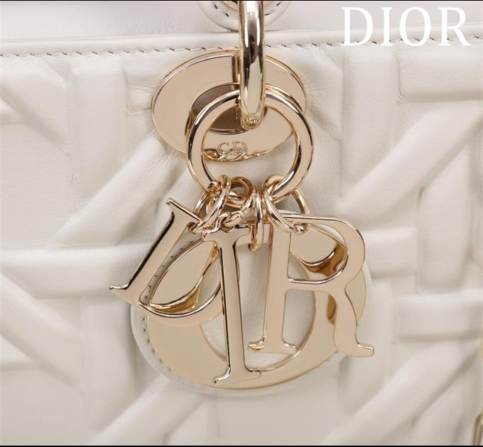 2025228Y750P215712884