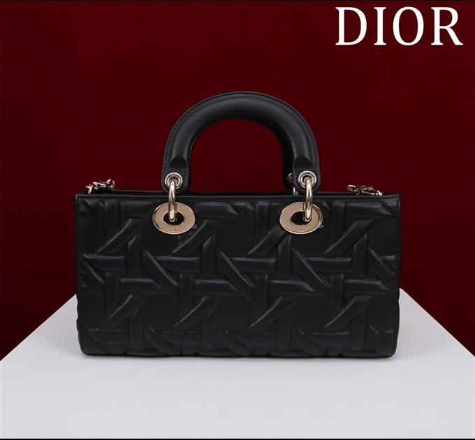 2025228Y750P215712962