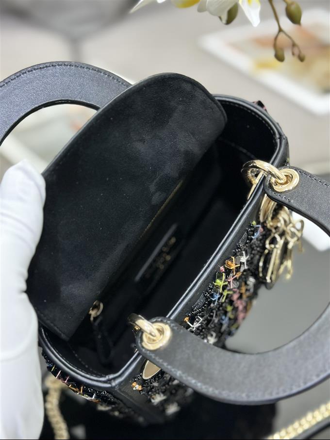 2025228Y1280P211858968