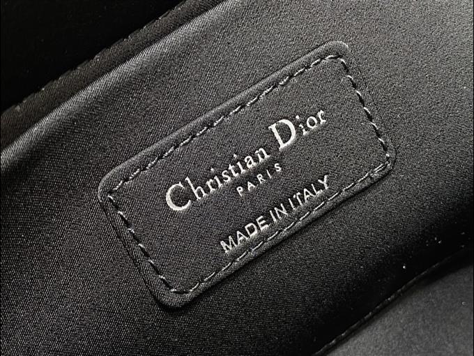 2025228Y1400P205547660