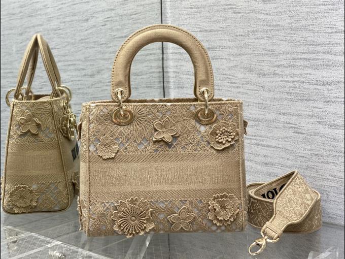 2025228Y650P205720277