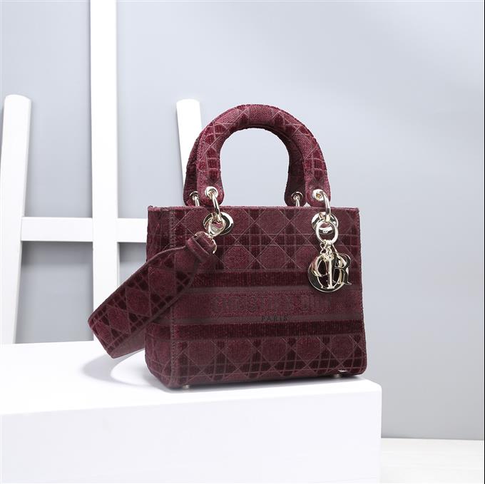 2025228Y650P20572072