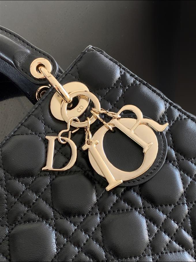 2025228Y650P22205881