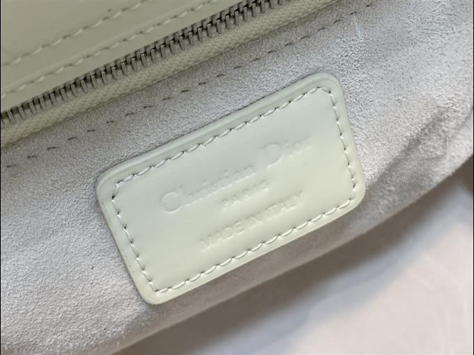 2025228Y700P205720764