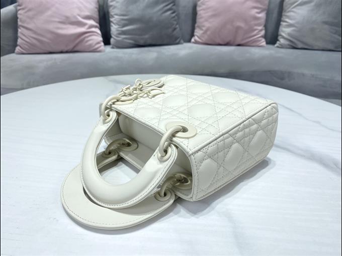 2025228Y650P222948916