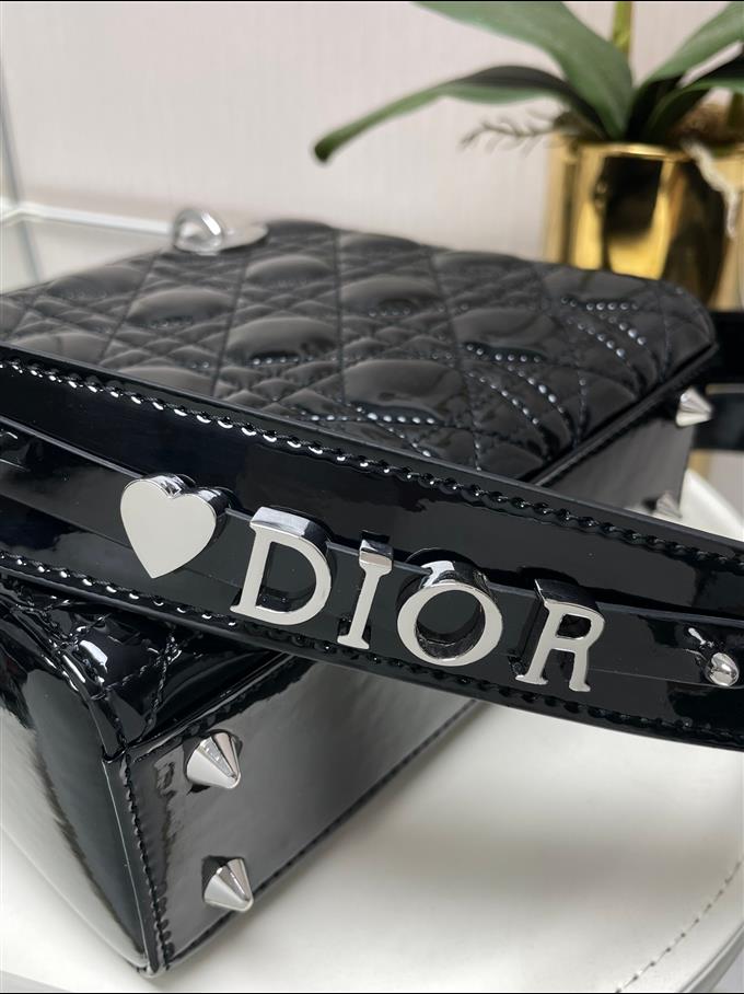 2025228Y650P222950688