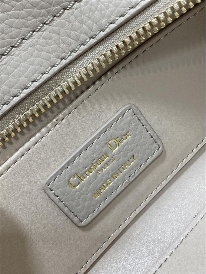 2025228Y700P222422508