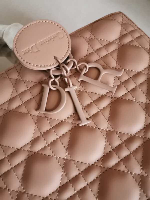 2025228Y880P205910564