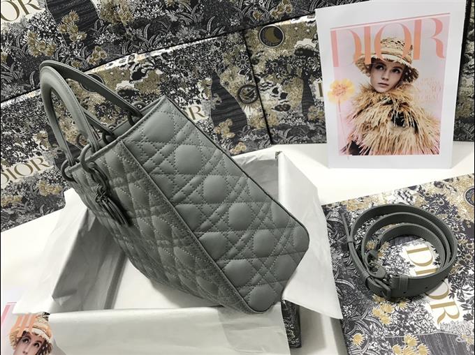 2025228Y880P211823406