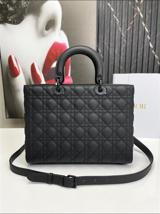 2025228Y880P211823973