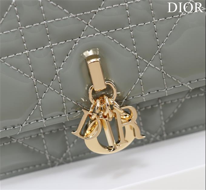 2025228Y600P212910167