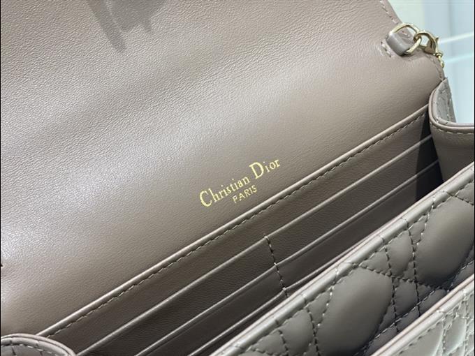 2025228Y600P21297241