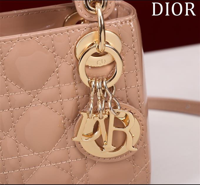 2025228Y600P212426432