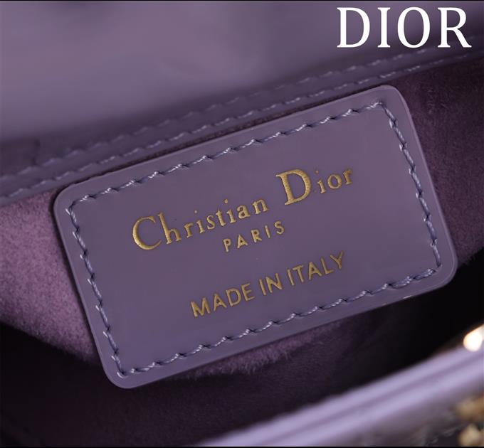 2025228Y600P212426872