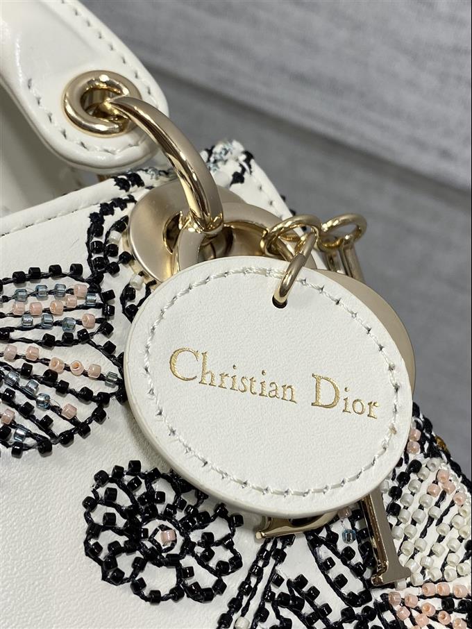 2025228Y950P212427232