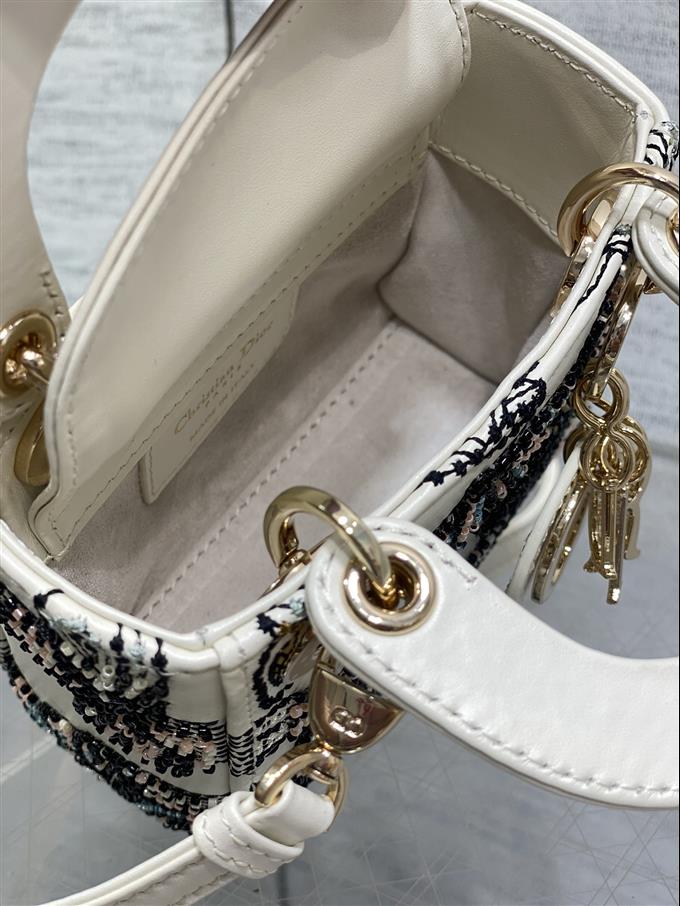 2025228Y950P212427294