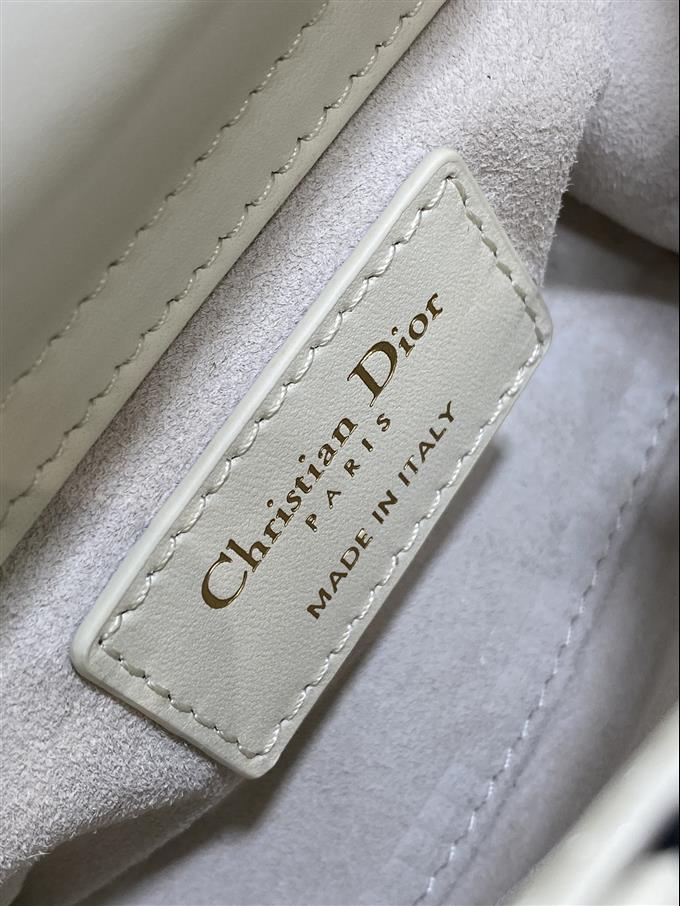 2025228Y950P212427309