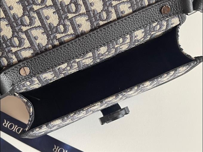 2025228Y550P221559708