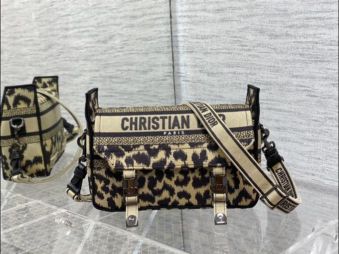 2025228Y600P221210440