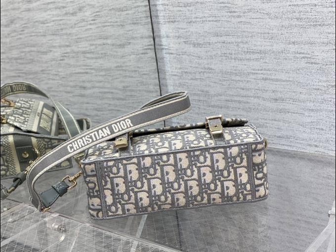 2025228Y600P22121186