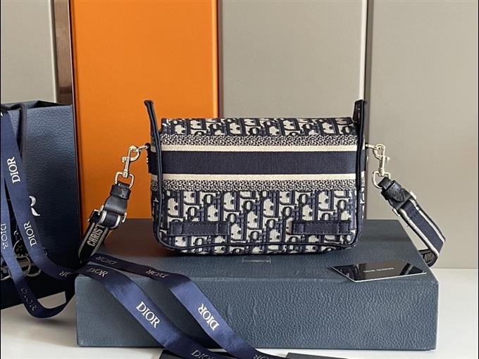 2025228Y630P221213992