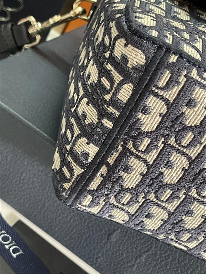 2025228Y650P221214181