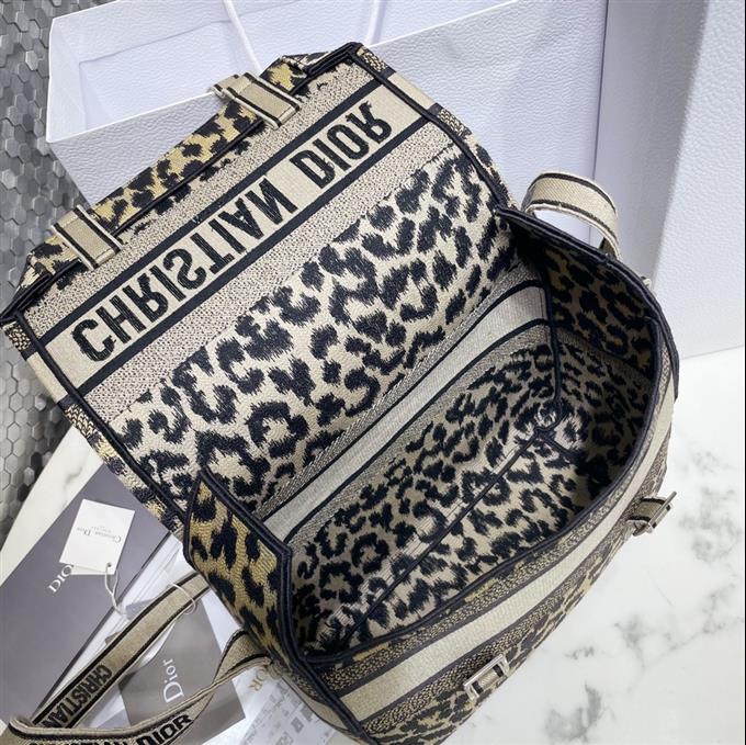 2025228Y850P221213304