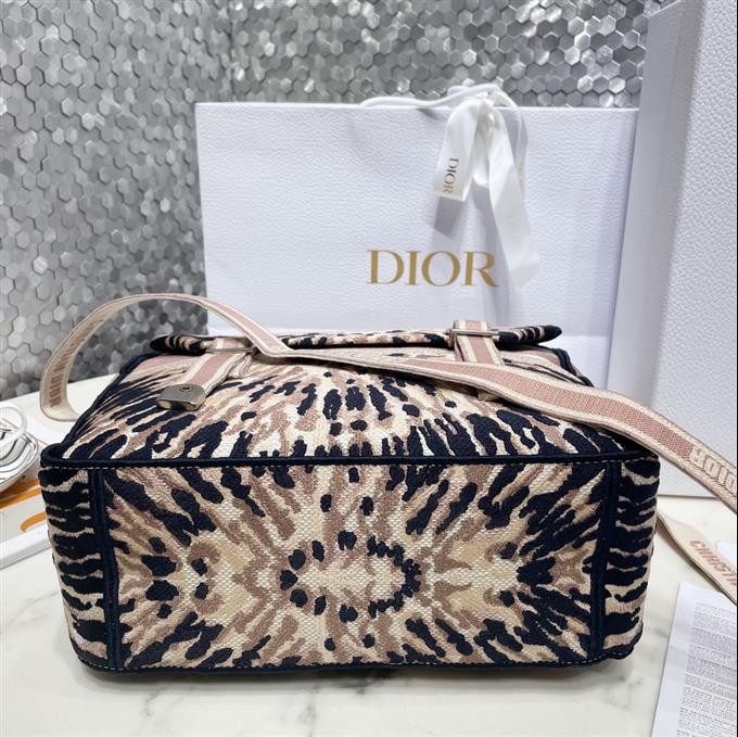 2025228Y850P221213649