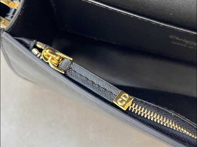 2025228Y600P214940995