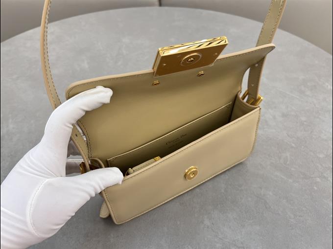 2025228Y600P214941291