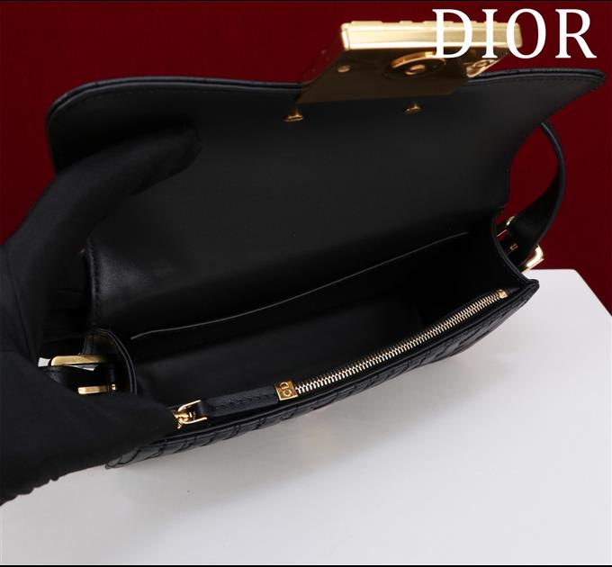 2025228Y630P214942411