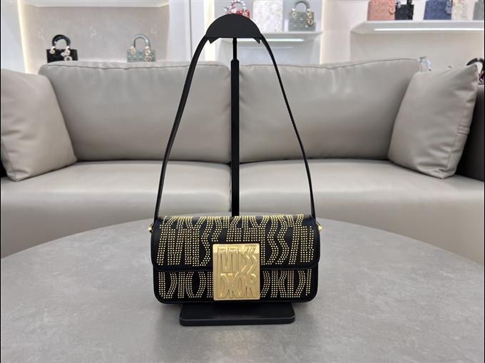 2025228Y650P21494352