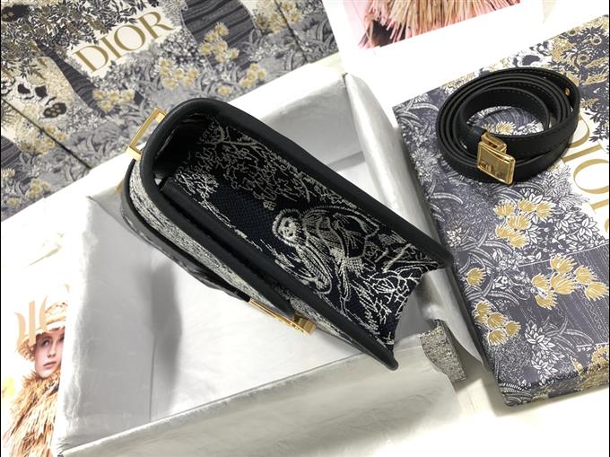 2025228Y600P204622367