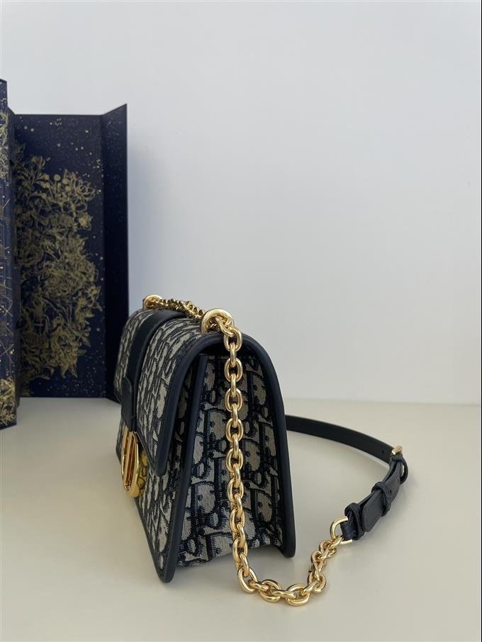 2025228Y600P204622664