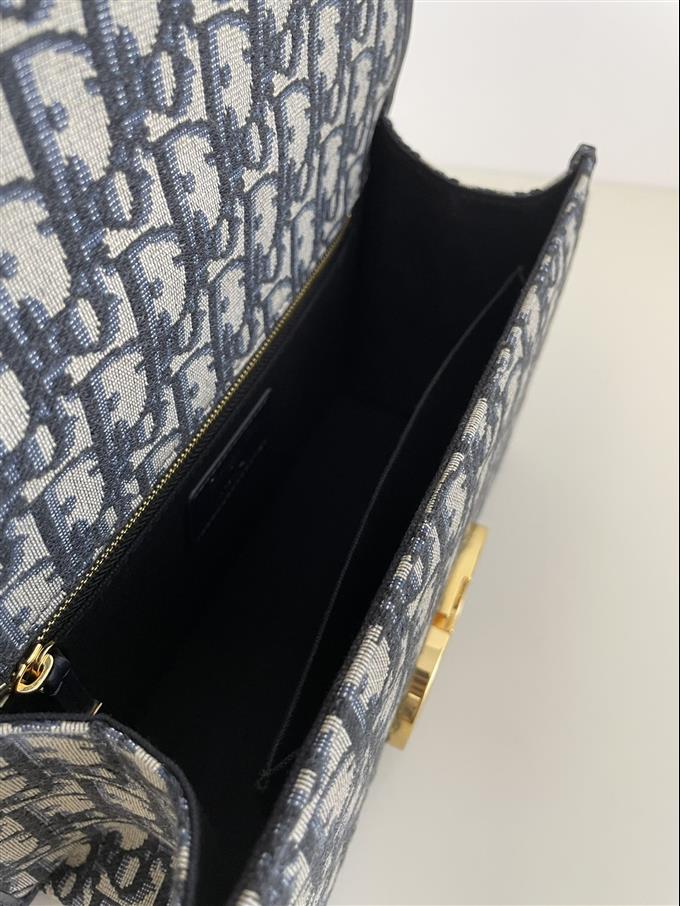 2025228Y600P204622711