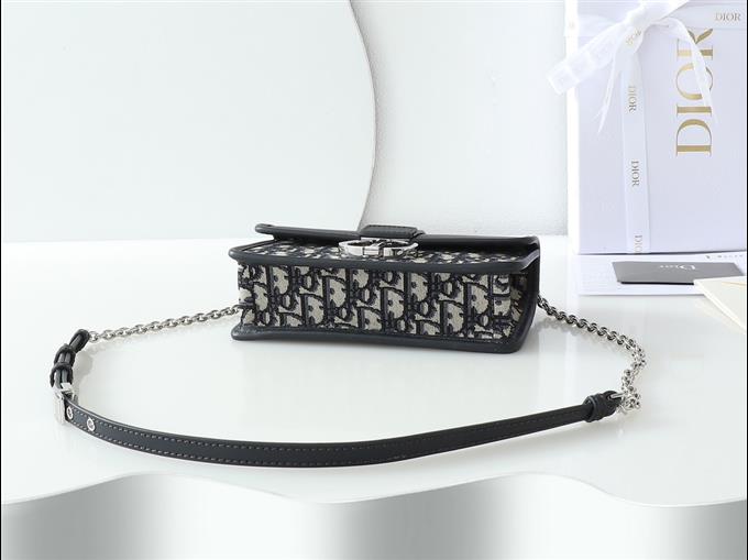 2025228Y600P204623621