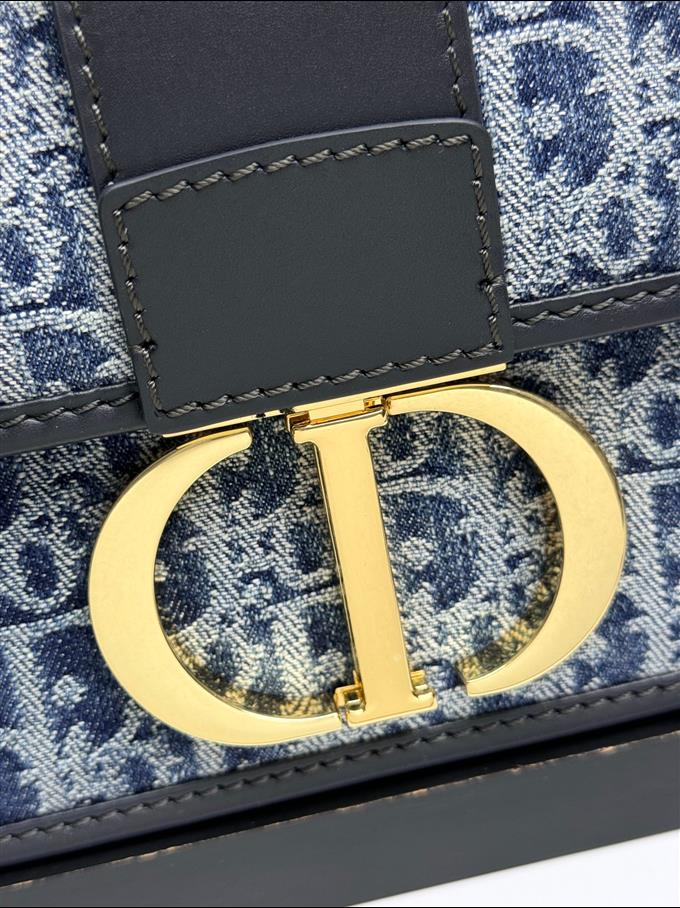 2025228Y600P204644200