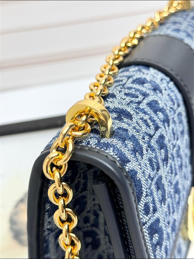 2025228Y600P204644341